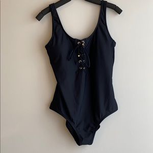 Black one piece swim suit 🖤